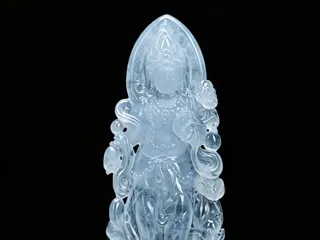高冰度母 天然缅甸翡翠A货一尊高冰度母，静立于黑夜里。